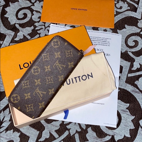 Louis Vuitton Clemence wallet (no longer made) - Picture 2 of 15